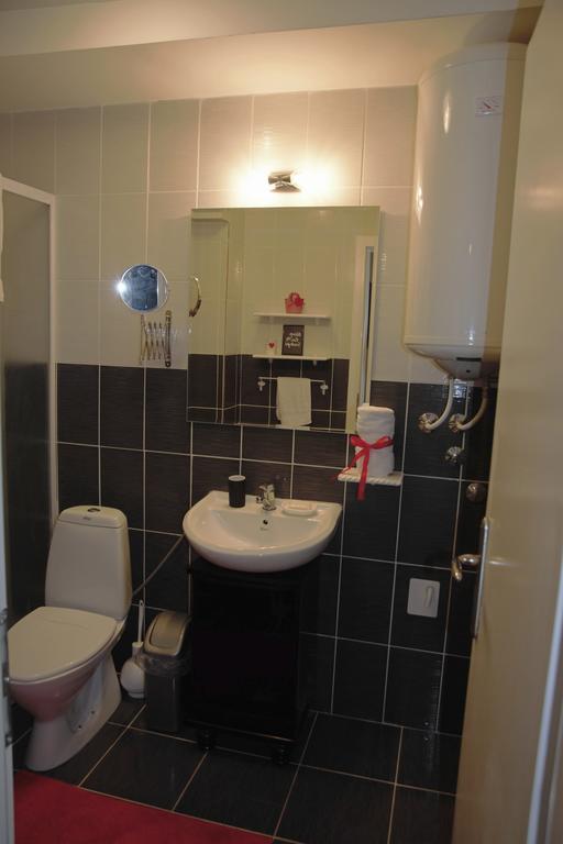 Trident Apartments Ni Екстериор снимка