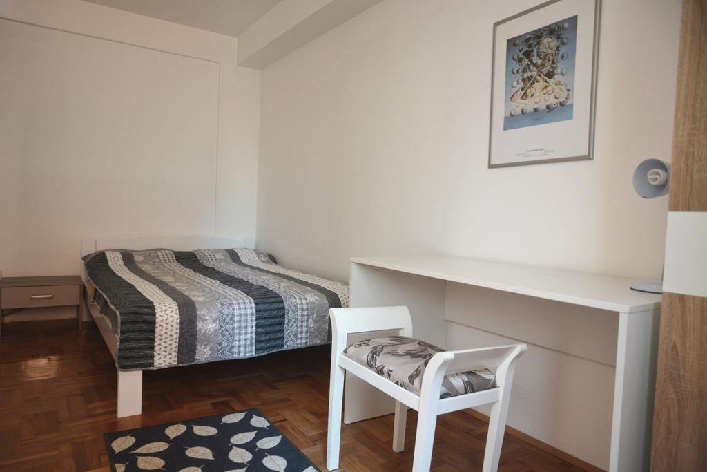 Trident Apartments Ni Екстериор снимка